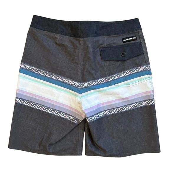 Quicksilver Board Shorts Boys 12-14 - Picture 4 of 7